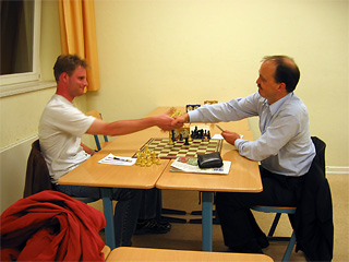 Helge Hedden (DWZ 1981) gegen Christian Harfmann  (DWZ 1702)
