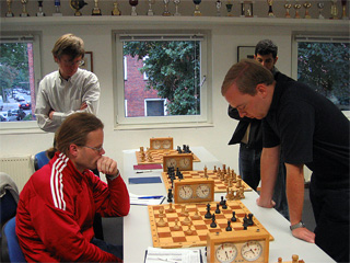 Links Christoph Bohn, rechts IM Thies Heinemann