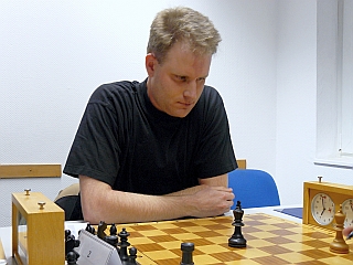 Helge Hedden, Brett zwei.Beim Stand von 3 : 4 aus Sicht von Diagonale sah alles nach einem Punkt am zweiten Brett aus